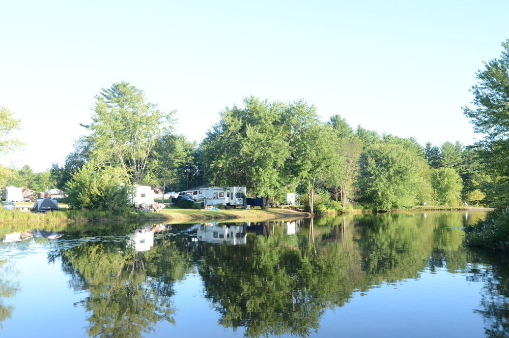 Lake George Escape - Campground Warrensburg Eksteriør billede