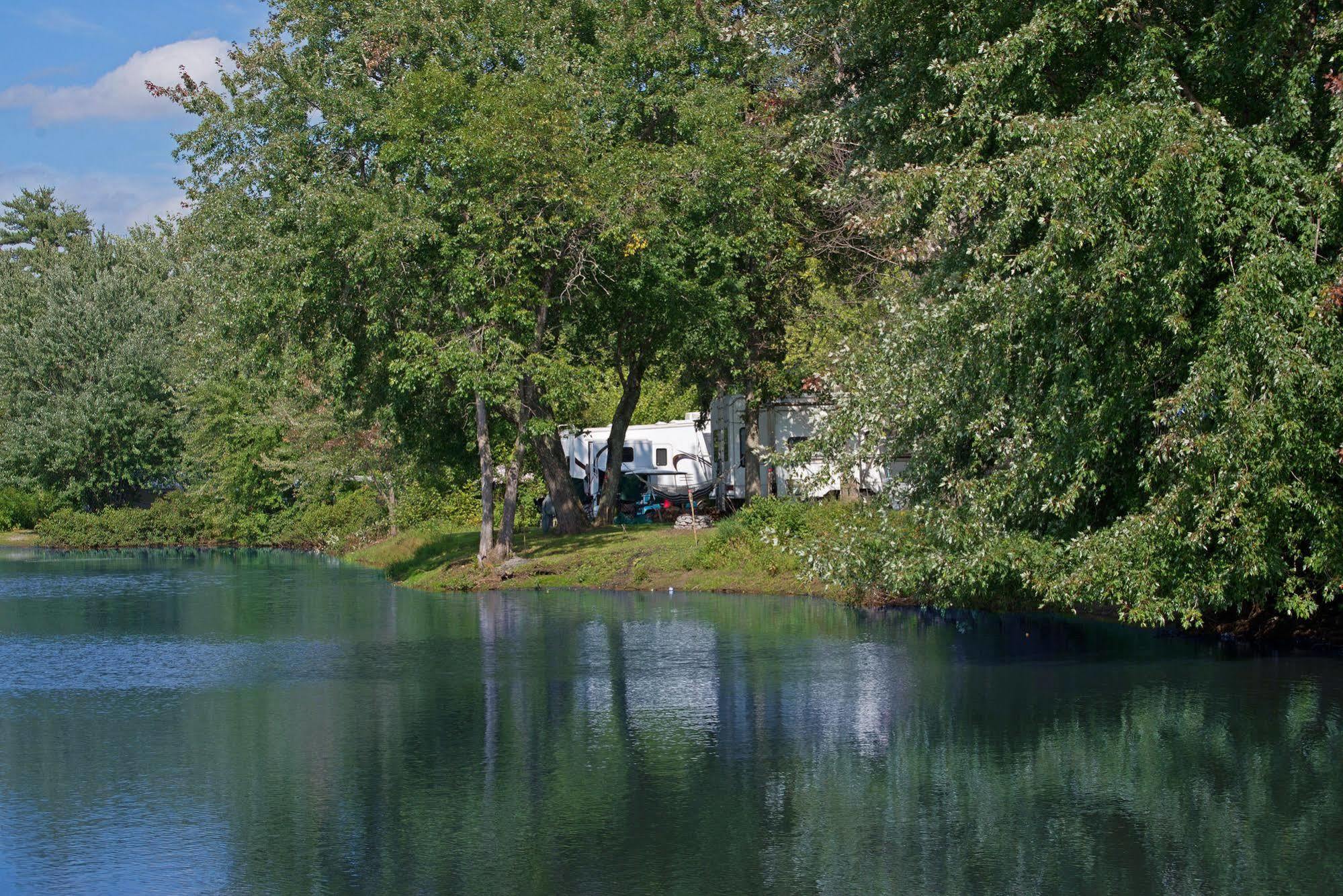 Lake George Escape - Campground Warrensburg Eksteriør billede