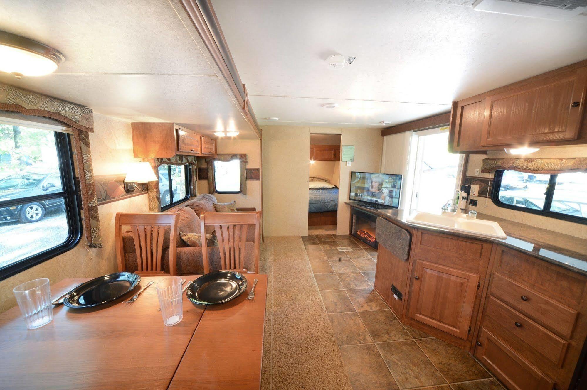 Lake George Escape - Campground Warrensburg Eksteriør billede