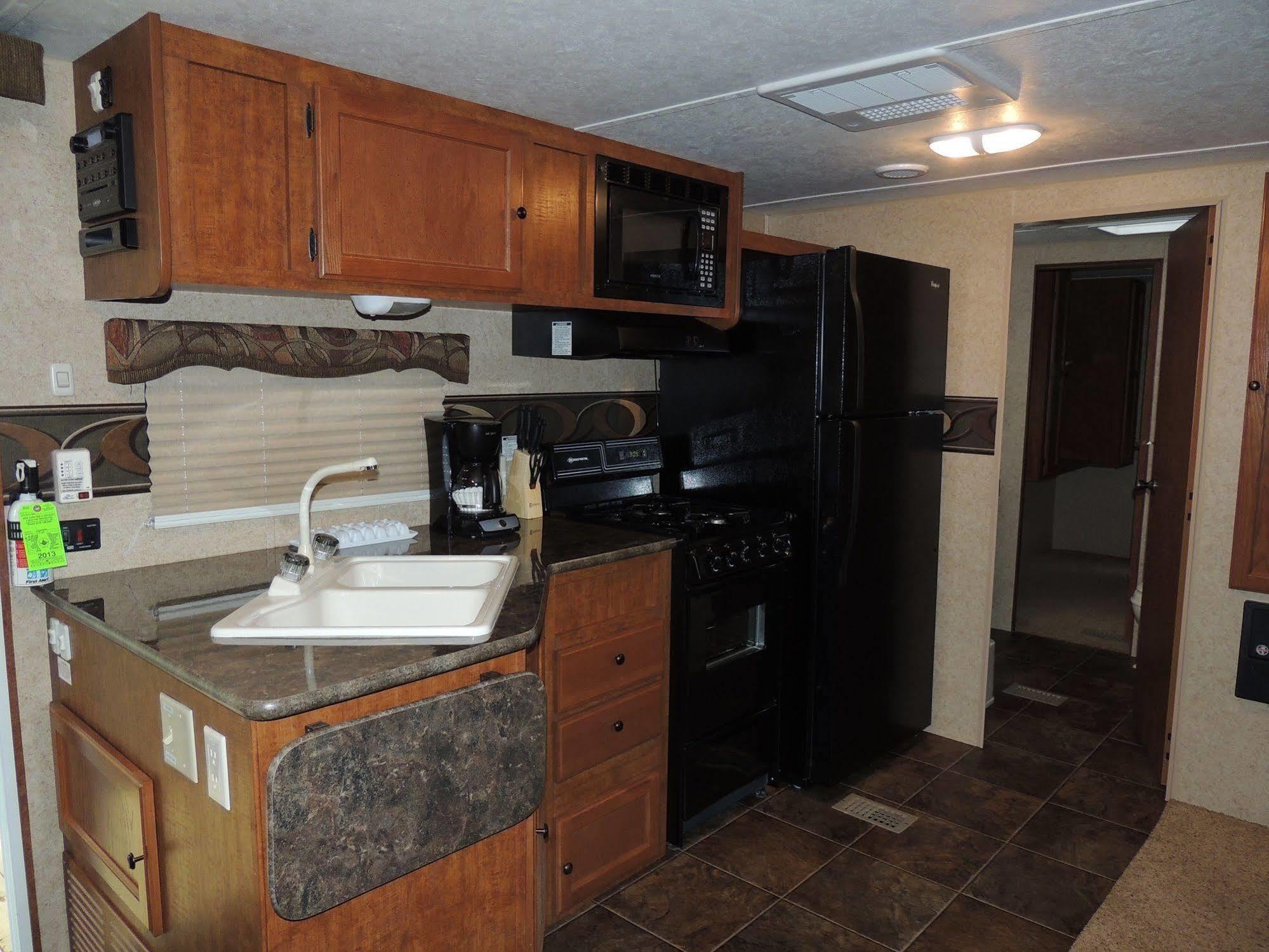 Lake George Escape - Campground Warrensburg Eksteriør billede